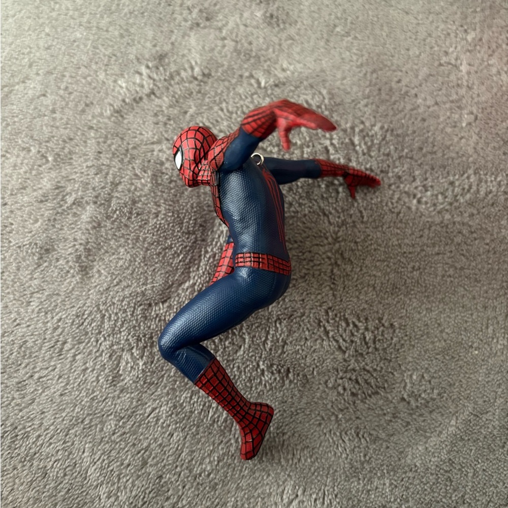 Hallmark Keepsake Spider-Man 2 Ornament 'Web-Slinging Wonder' - Picture 4 of 9